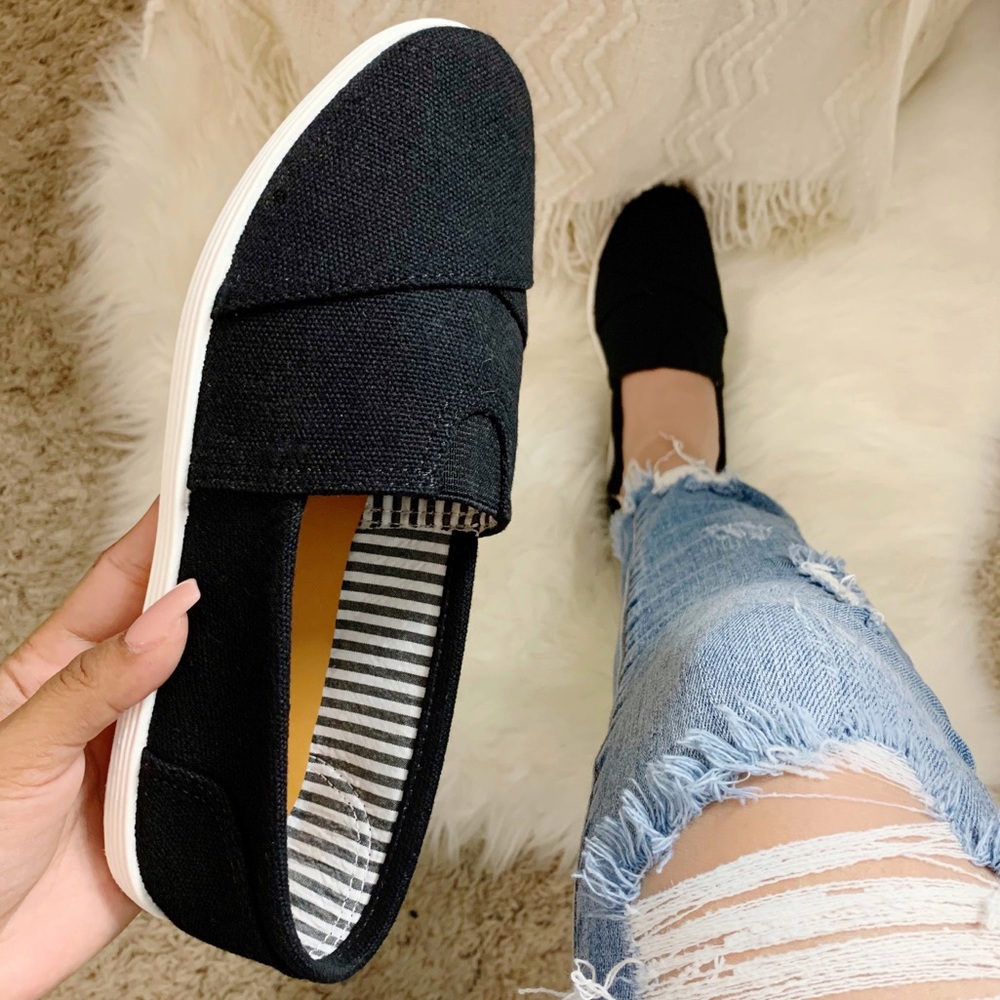 NEW Sofie Flats- in Black